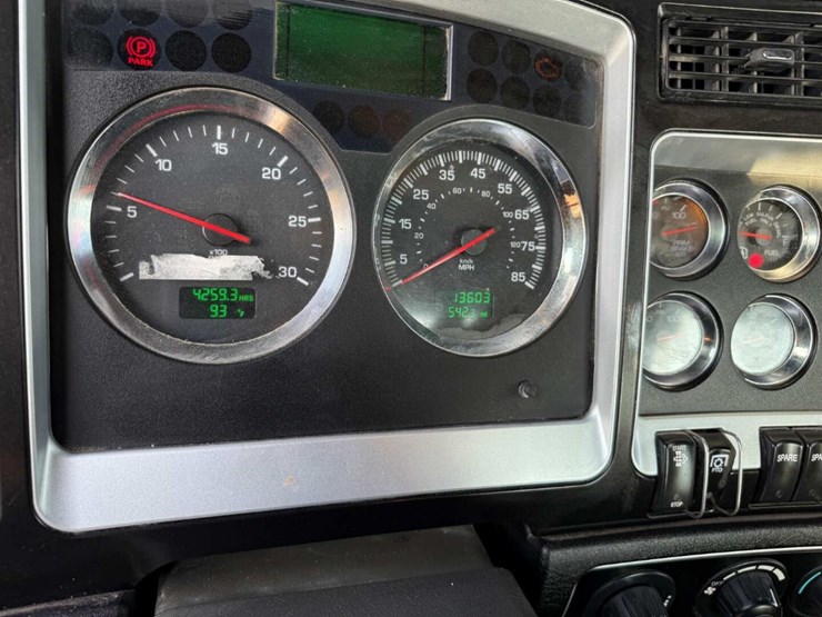 kenworth-t800-image-28