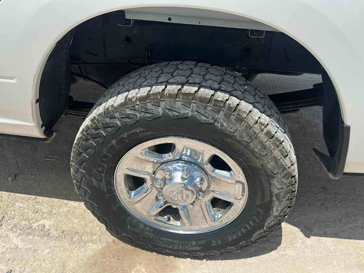 2019-dodge-ram-3500-image-5