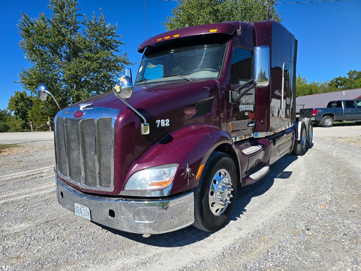 peterbilt-579-image-2