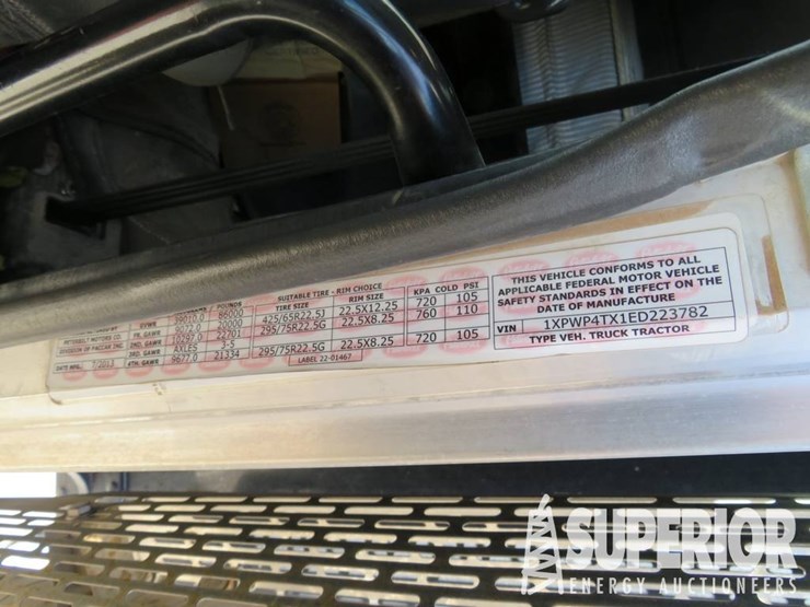 peterbilt-388-image-17