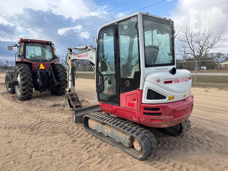 takeuchi-tb235-2-image-2