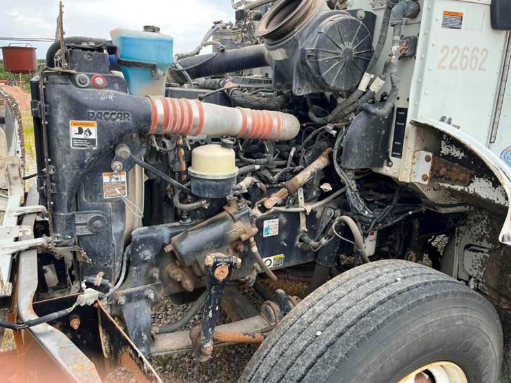 2012-peterbilt-337-image-13