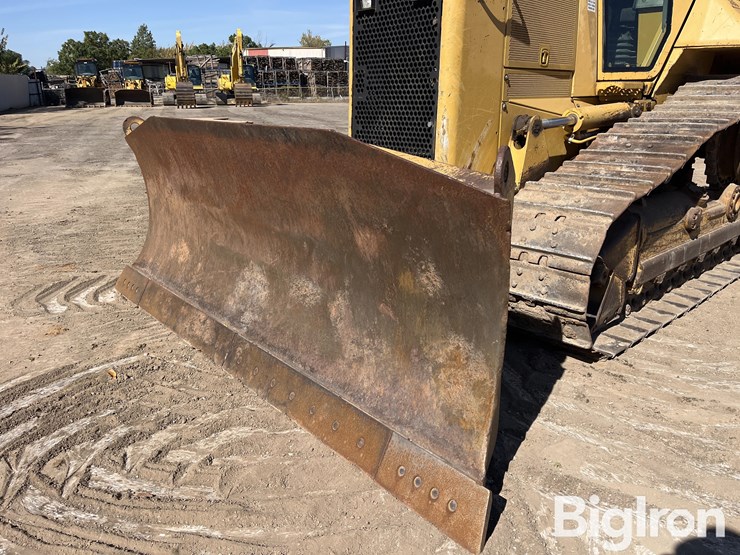 caterpillar-d6n-xl-image-17