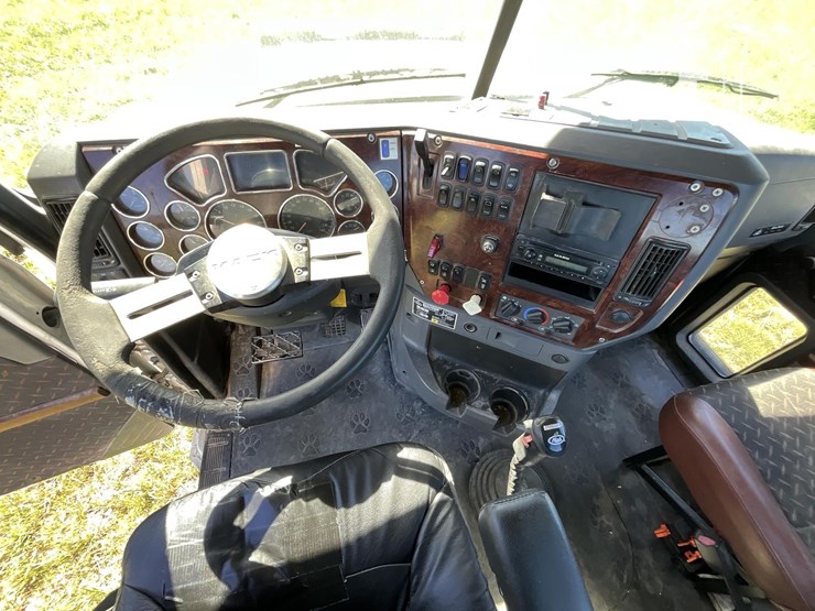 2013-mack-pinnacle-chu613-image-20