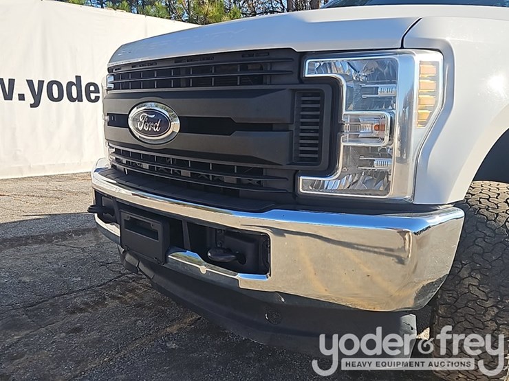 2019-ford-f250-xl-image-12