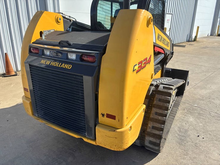new-holland-c334-image-32