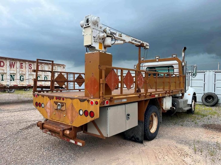 2012-peterbilt-337-image-11