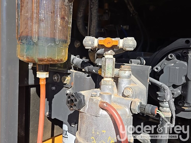 2021-case-cx210-lc-image-121