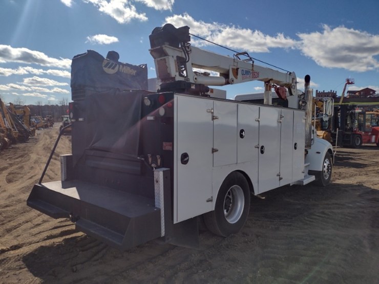 peterbilt-335-image-34