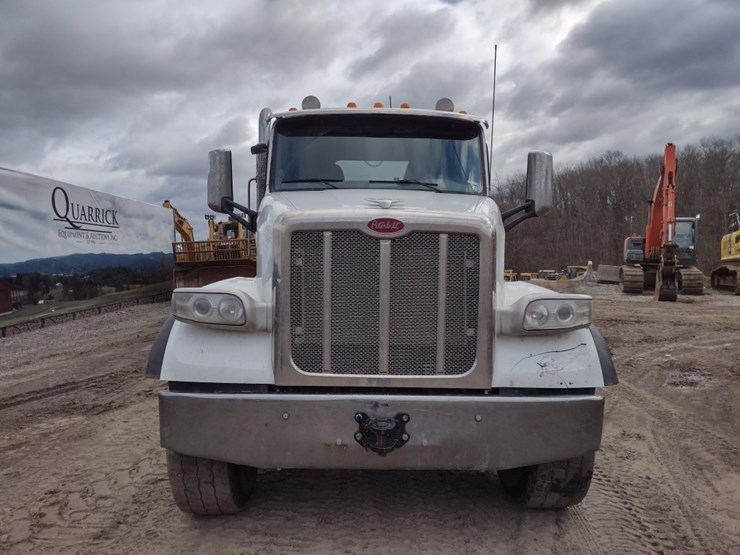 peterbilt-567-image-2