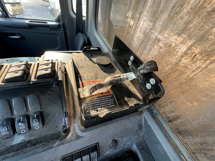 peterbilt-520-image-81