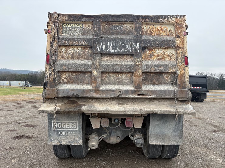 2000-peterbilt-378-image-6