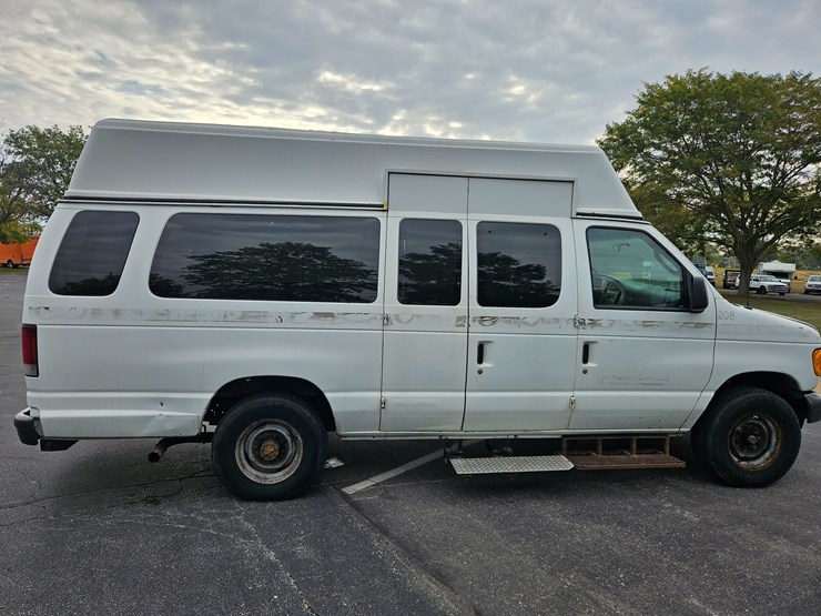 #21246-•-2007-ford-econoline-wagon-van-image-14