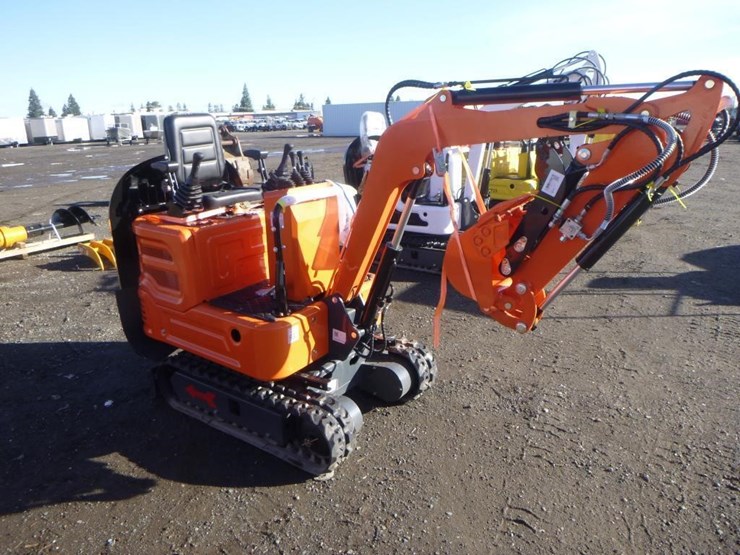 blt-319-hydraulic-excavator-image-2