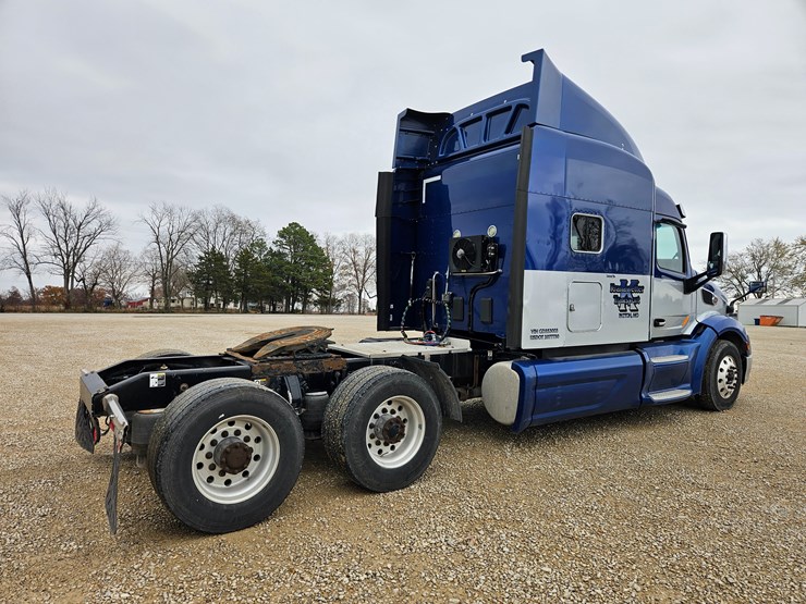 peterbilt-579-image-19