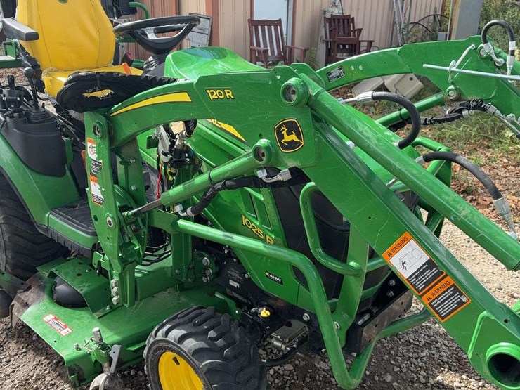 2023-john-deere-1025r-image-15