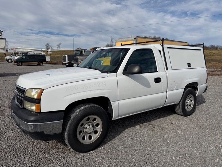 chevrolet-silverado-1500-image-1