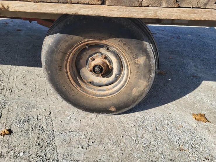 hay-wagon-w/running-gear-image-14