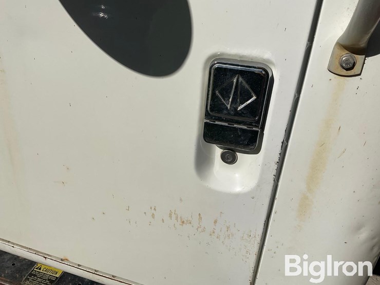 international-4700-image-11