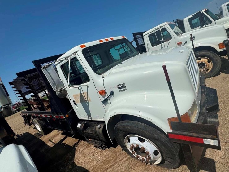 international-4700-image-3