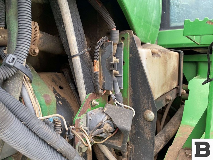 2004-joh-deere-9320t-tractor-image-13