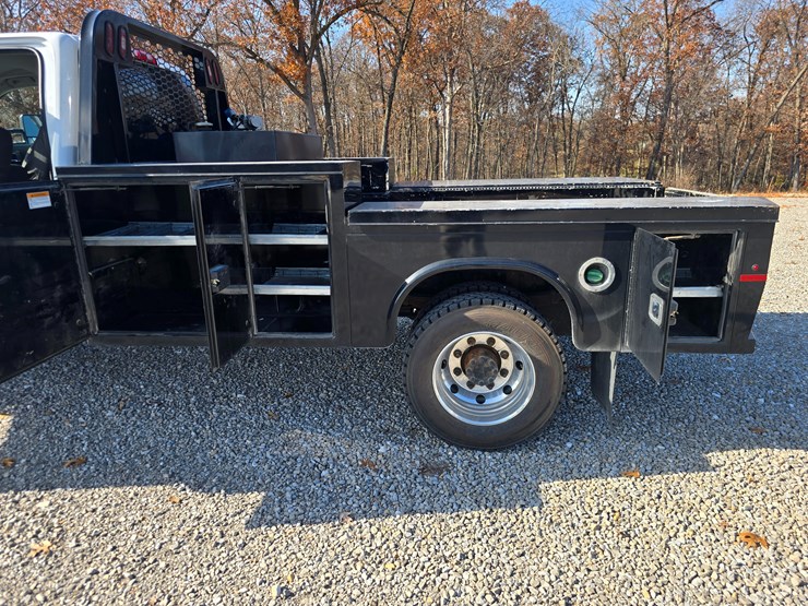 chevrolet-silverado-5500hd-image-80