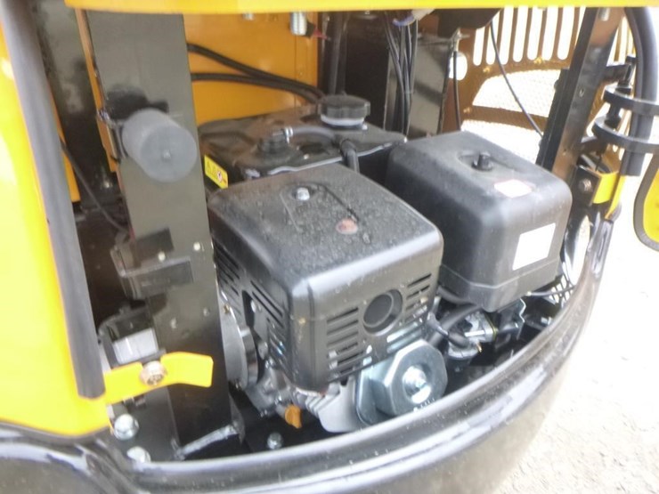 2025-vicsec-vc15p-hydraulic-excavator-image-24