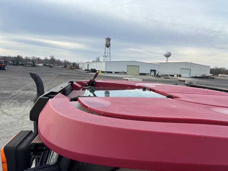 case-ih-mxu130-image-73