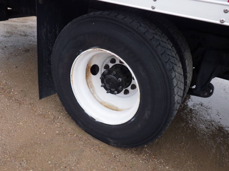 freightliner-m2-106-image-5