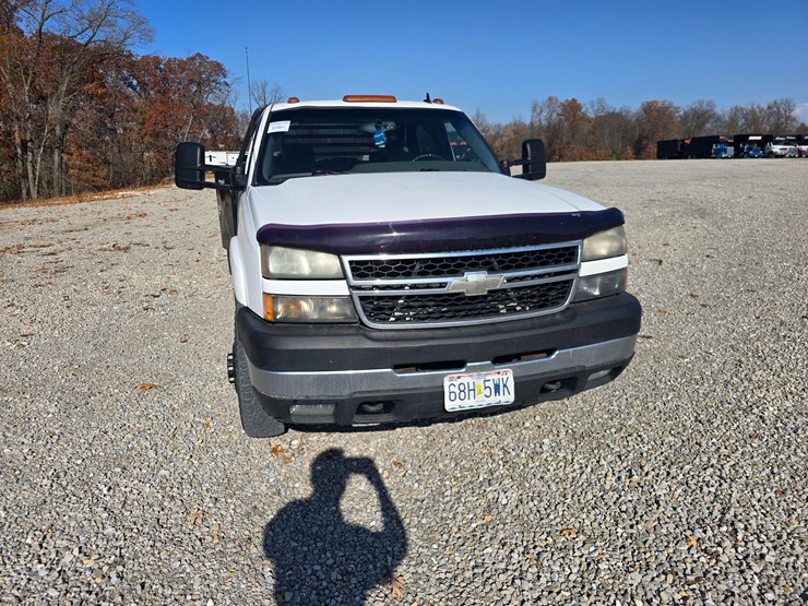 chevrolet-silverado-3500-image-42