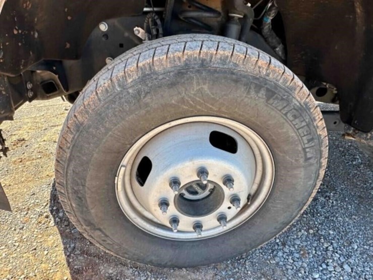 2024-ford-f350-image-11