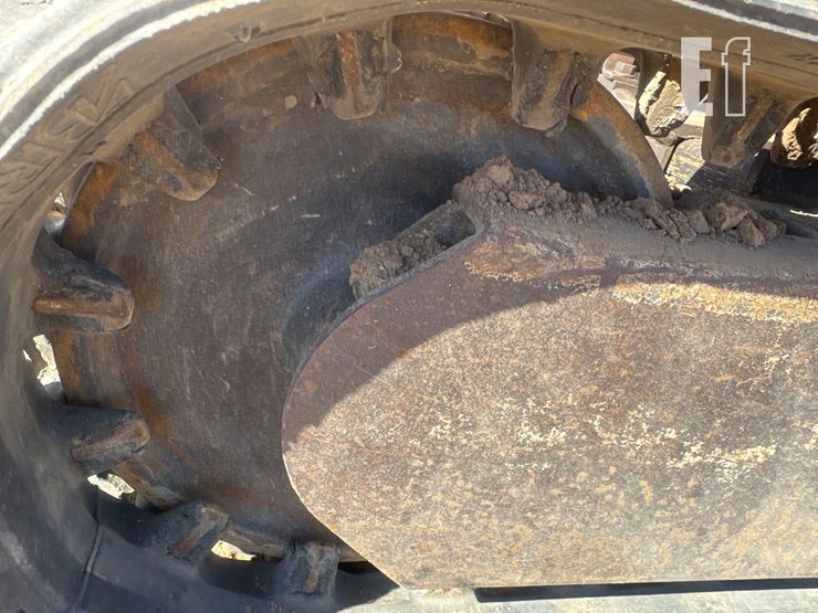 2016-kubota-k008-3-image-11