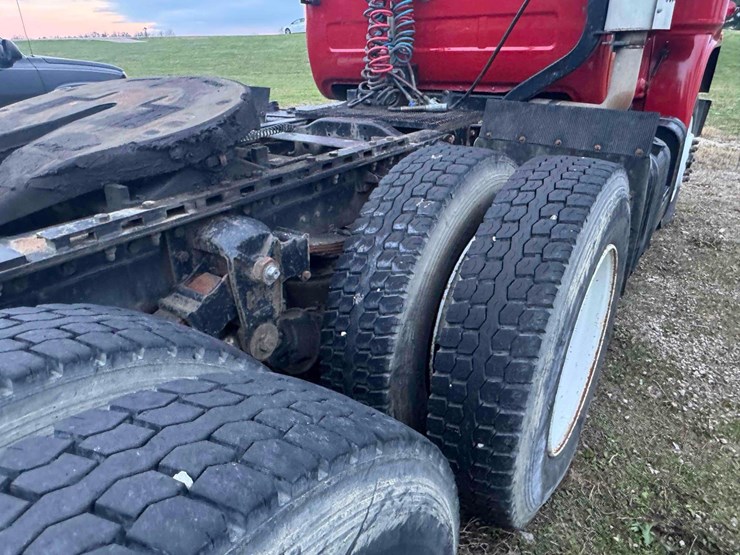 mack-r688st-image-13