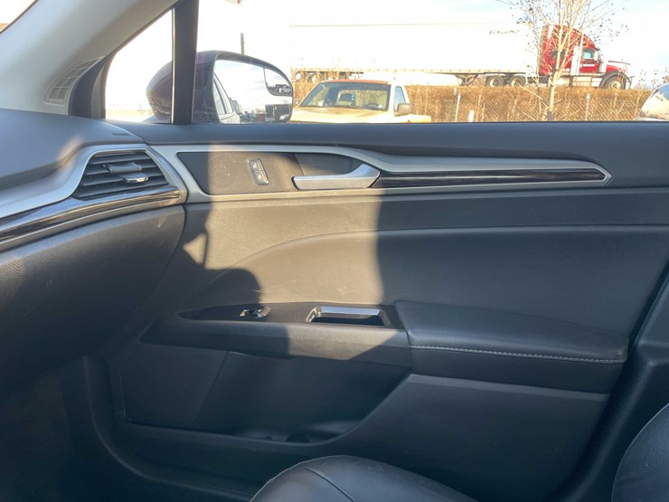 #1388-•-2015-ford-fusion-(has-wi-title)-(of)-image-108