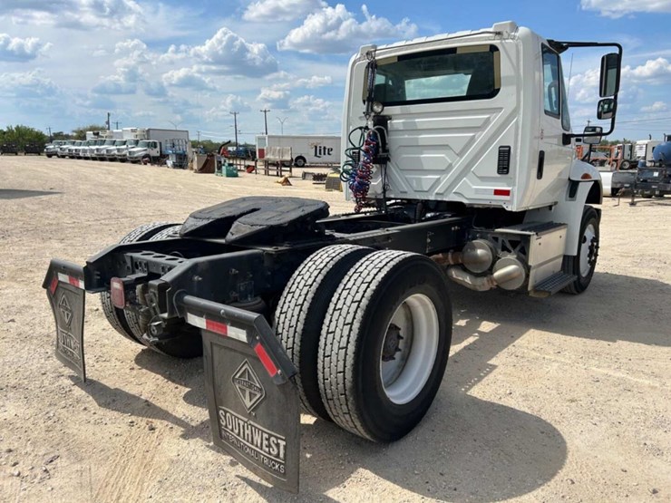 international-durastar-4400-image-9