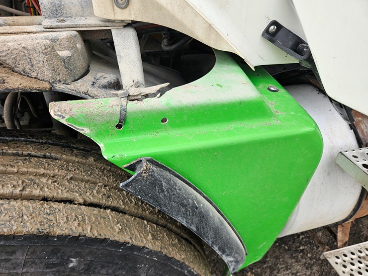 freightliner-columbia-120-image-129