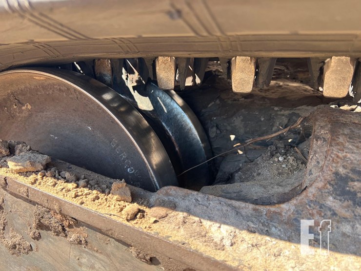 2023-bobcat-t770-image-11