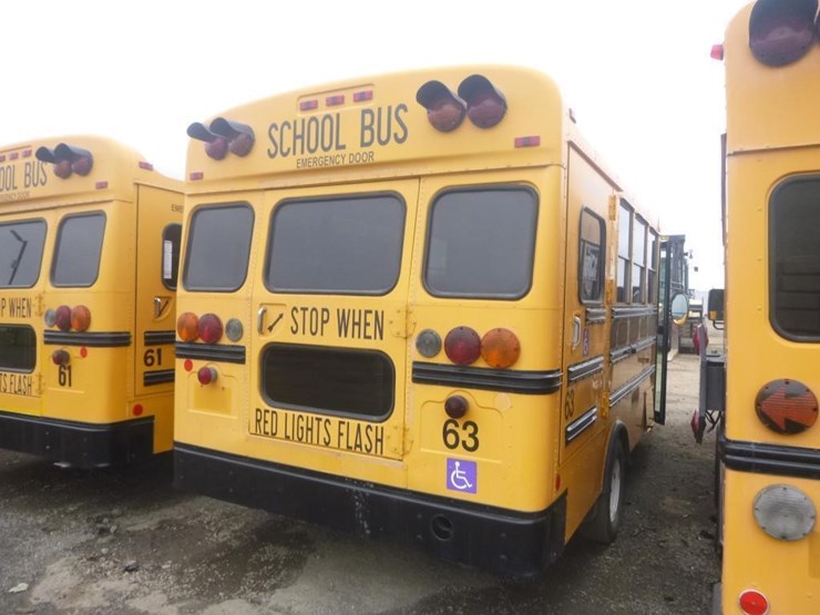 2004-ford-e450-image-3