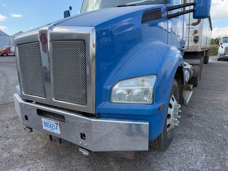 2016-kenworth-t880-image-8