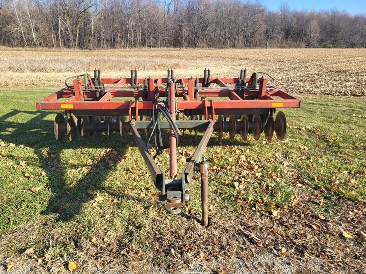 brillion-9-shank-soil-saver-image-8