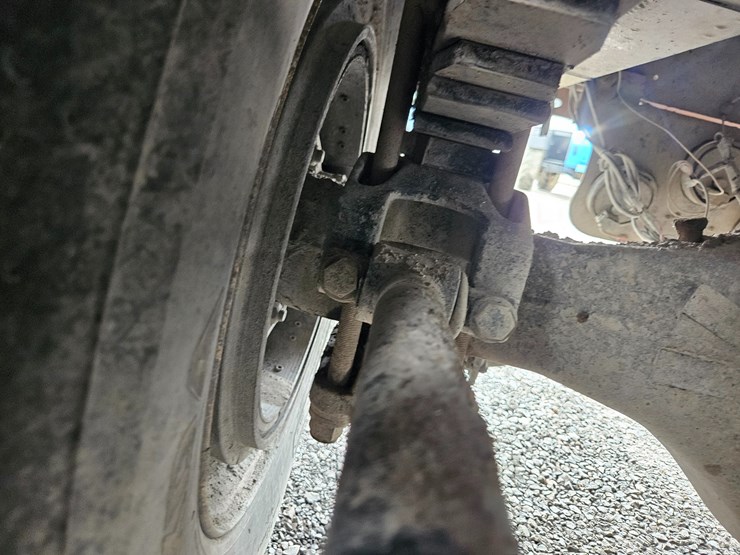 freightliner-columbia-120-image-110