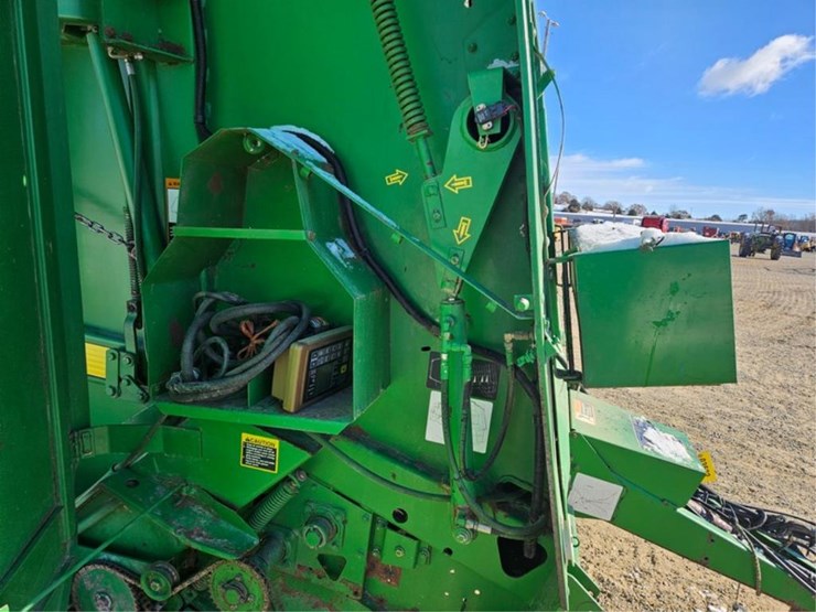 john-deere-566-image-33