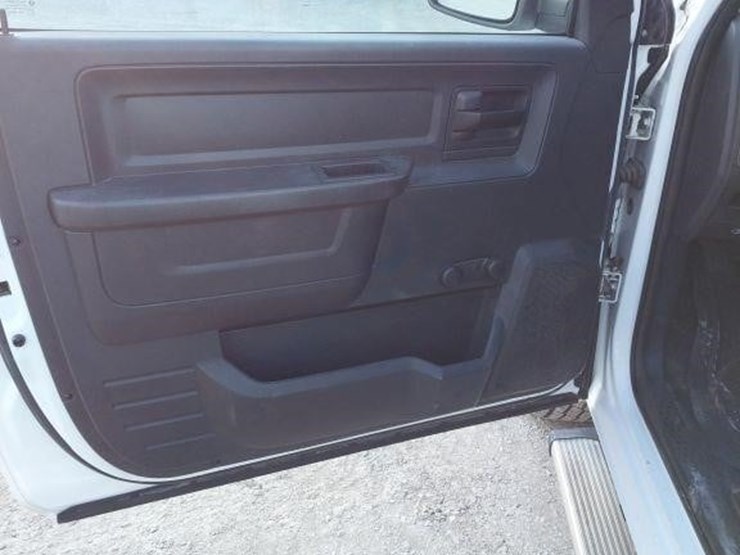 2011-dodge-1500-image-10