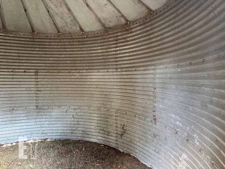 grain-bin---approx.-14'-across-61-image-7