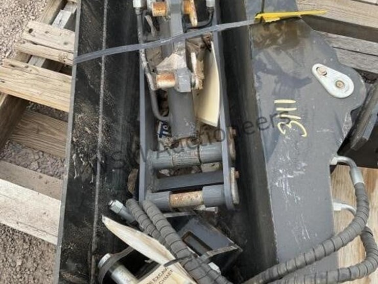 mini-excavators-attachments-image-5