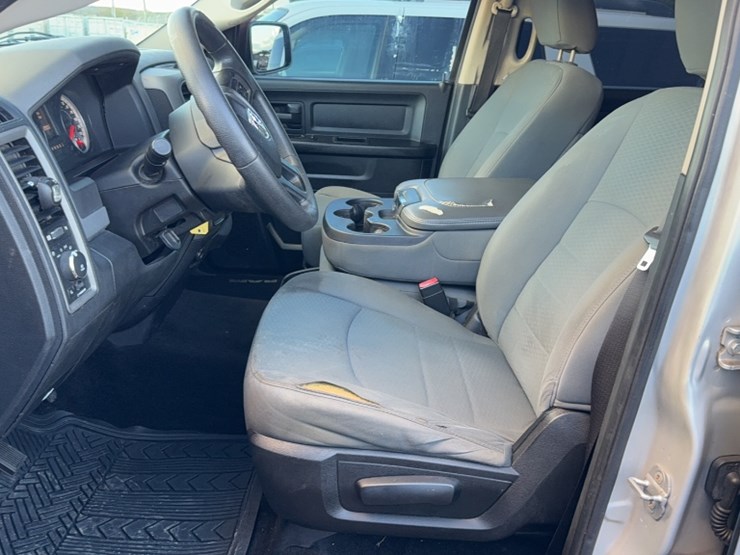 2014-dodge-1500-image-17