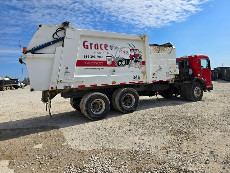 2003-peterbilt-320-image-30