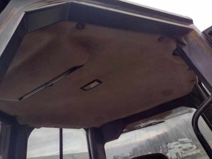 caterpillar-d5k2-lgp-image-16