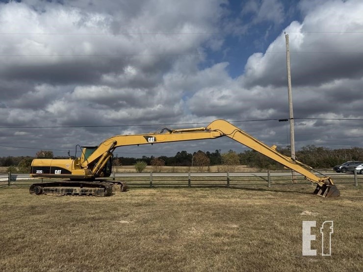 caterpillar-322cl-image-4