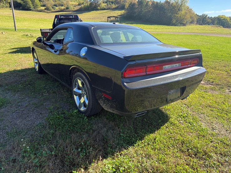 #1735-•-2013-dodge-challenger-(wi-title-in-delay)-(black-river-falls,-wi)-image-6